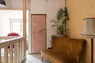 Bright and atmospheric apartment in a hundred year-old log house - 2