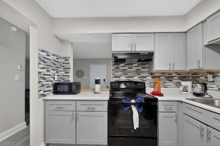 Inviting Apartment with Modern Comforts - 8