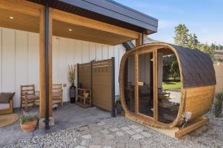 Sauna Retreat, 2 King Suites - 0