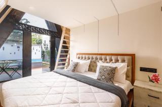 Triangle Hideaway by StayJade Pool Nr Airport - 9