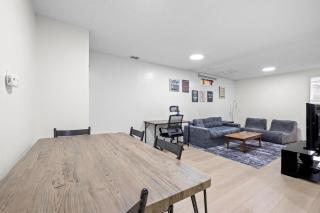 Calgary YYC Airport Basement Suite - 8