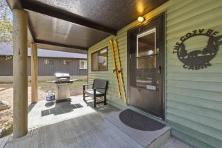 Cozy Bear Cabin-River-AC-Swing - 5