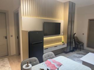 Luxury 2-Bedroom Apartment with Lake & Mountain View - 1
