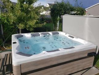 Lehi Oasis-3D Theatre-Hot Tub - 9