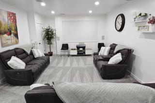 Lehi Oasis-3D Theatre-Hot Tub - 6