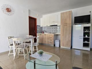 Holiday apartment in Tribunj with terrace, air conditioning, W-LAN 5034-1 - 5