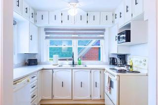 Pet Friendly Home Near Lock 32 & Beach Park - 8
