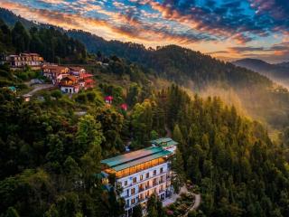 LA Riqueza Dhanolti View - View of Valleys & Mountains - Private Parking - Near to Eco Park & Surkanda Devi Temple - 5