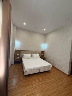 Safia Plaza Rich Garden - 3
