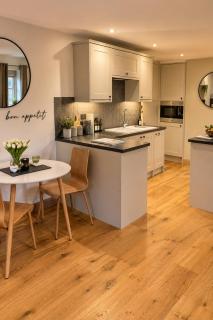 Cysgod y Coed Luxury Riverside Retreats - 2