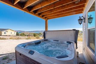 Bear Lake Getaway - Private Hot Tub, Views, Ideal Beach, Ping-Pong - 7