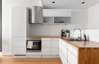 The heart of Tromsø, three floors and modern - 8