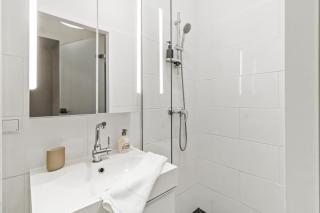 Modern 4-BR Apartment with Balcony and Near U6 Metro - Wien - 1