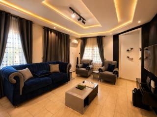 CJ&B Apartments - 5