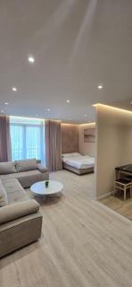 The Avenue - 5