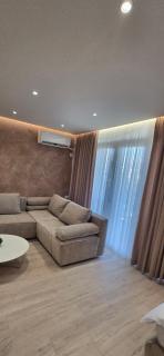 The Avenue - 3
