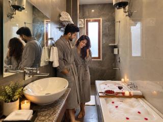Navya Stays - Stay Above the Lake - 7