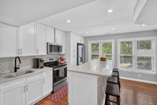 Central Convenient Home with Free Parking #DCottage - 3