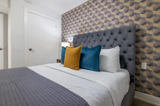 Urban Chic Getaway in Lansdowne Comfort N Style - 5