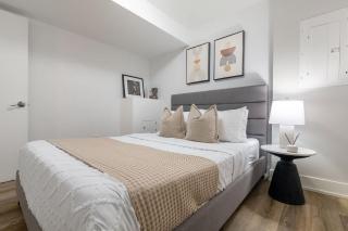 Urban Chic Getaway in Lansdowne Comfort N Style - 2