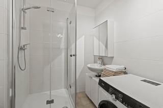 Modern 3-BR Apartment, Near Metro U4 and Danube - 5