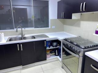 Modern 4 bedroom apartment near train station - 1