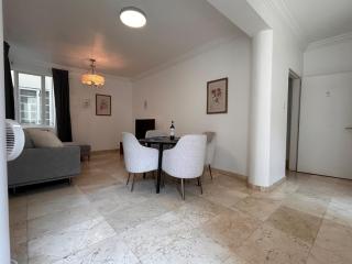 Condesa Residence Campeche 2 Spacious Ground-Level Apartment in the Heart of Condesa - Mexico City - 2