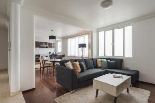 Condesa Residence 7 Stylish 2 Bedroom, 1 Bathroom Residence Accentuating Expansive Interiors - 6