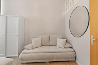 Spacious 3-BR, Near City Center and Metro U4 - 2