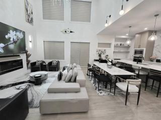 Luxury Mansion 3 Ensuites and Year-Round Gazebo - 7