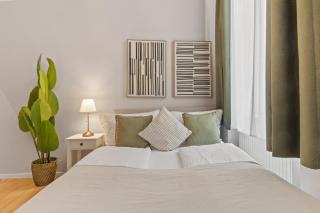 Spacious 3-BR, Near City Center and Metro U4 - 9