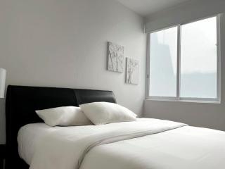 Condesa Residence Amsterdam F Elegant Residence with Inviting Ambiance on Amsterdam Avenue - 2