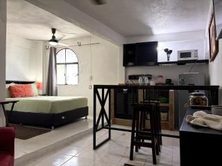 Walkable Romantic Zone Studio Near Beach - 0