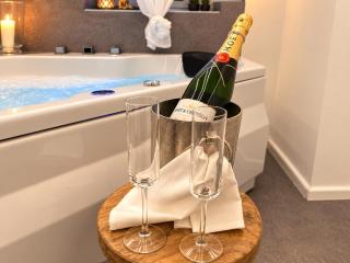 Luxus Privat-Spa mit Whirlpool, Sauna & Heimkino - 7