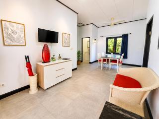 Hidden Gem 2 bedrooms Beachfront Bungalow In Karangasem - 2