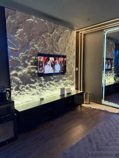 Lunar Luxe Suite in Element one - 2