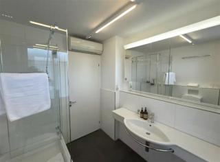 Elegant Swiss Apartment in Zug - 5