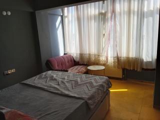 4-Bedroom Apartment with River View, Garden, and 24 7 Self Check-in - 7