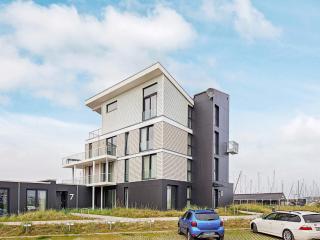 Exklusive Marina-Villa mit Balkon - 0