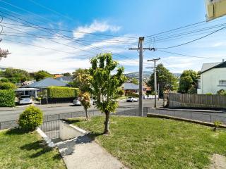 Entire House in Dunedin Comfort Sunny Views - 8