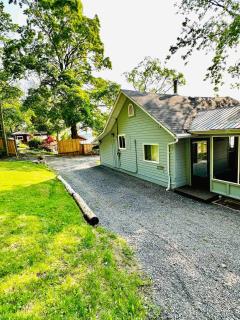 Private Beach Waterfront Cottage - 4