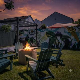 5BR Mid-City retreat w fenced yard & grill - 9