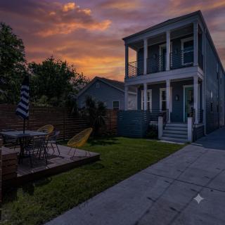 5BR retreat w skyline views & private balcony - 6