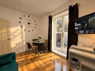 Stockwell Apartments - 6
