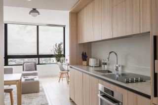 Modern 2BR Miami - Rooftop Pool - Near Bayfront - 6