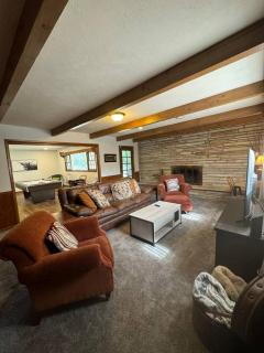 Near WSU: Pool Table, Fire Pit, Arcade Games - 9