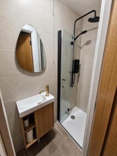 Entire Home with Private Garden & Parking in Kells - 1