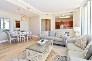Silver Beach Towers W202 - 5