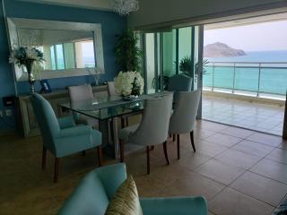 Big Luxury Condo - Zona Dorada - 5