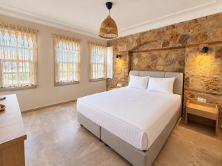 The 11 Oldtown - 9